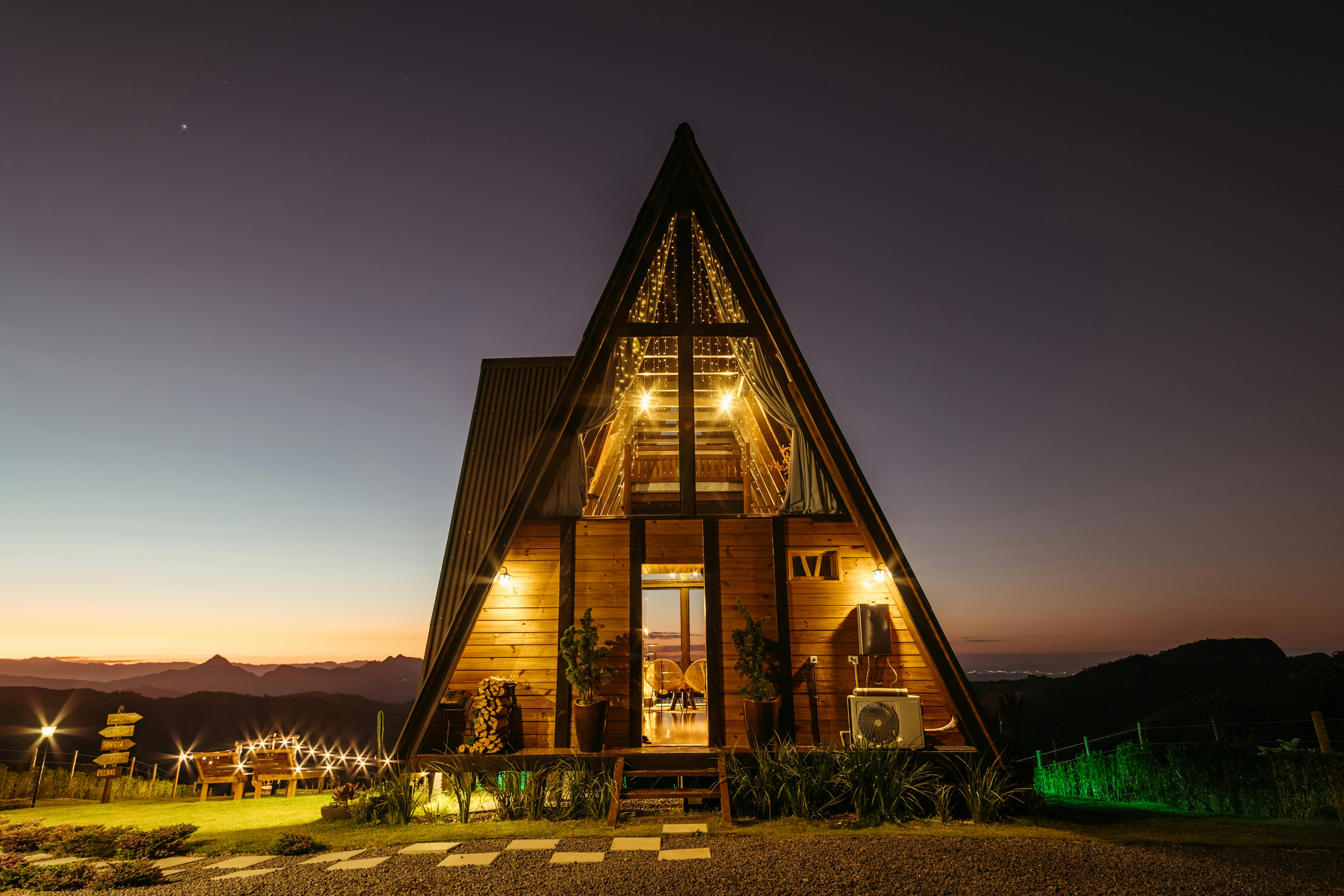 Priveliște montană la apus